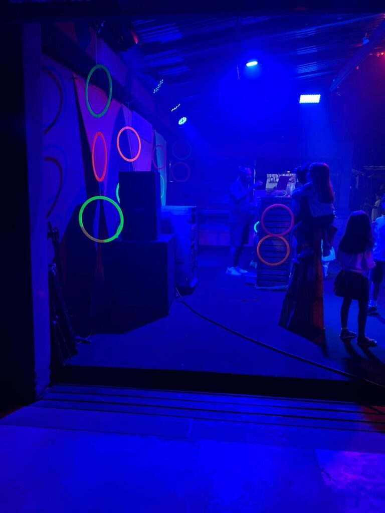 festa neon realizada no resort transamerica comandatuba