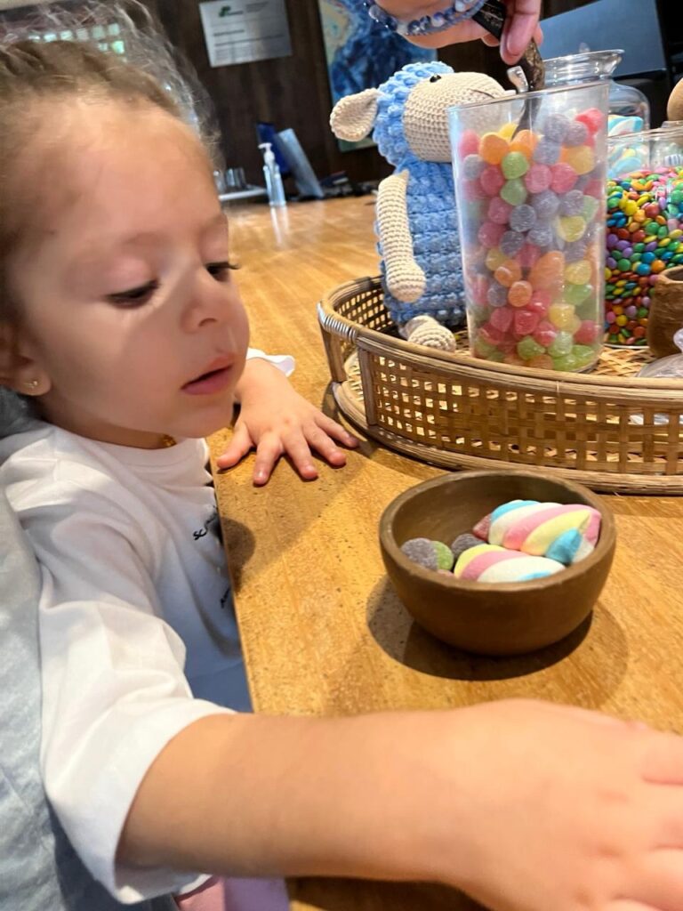 Guloseimas na recepção do resort carmel cumbuco em caucaia ceara