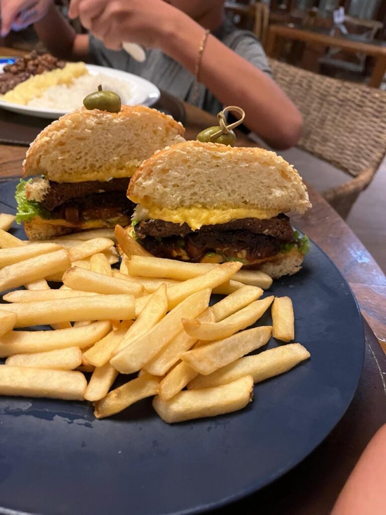 hamburguer no resort carmel cumbuco no ceara