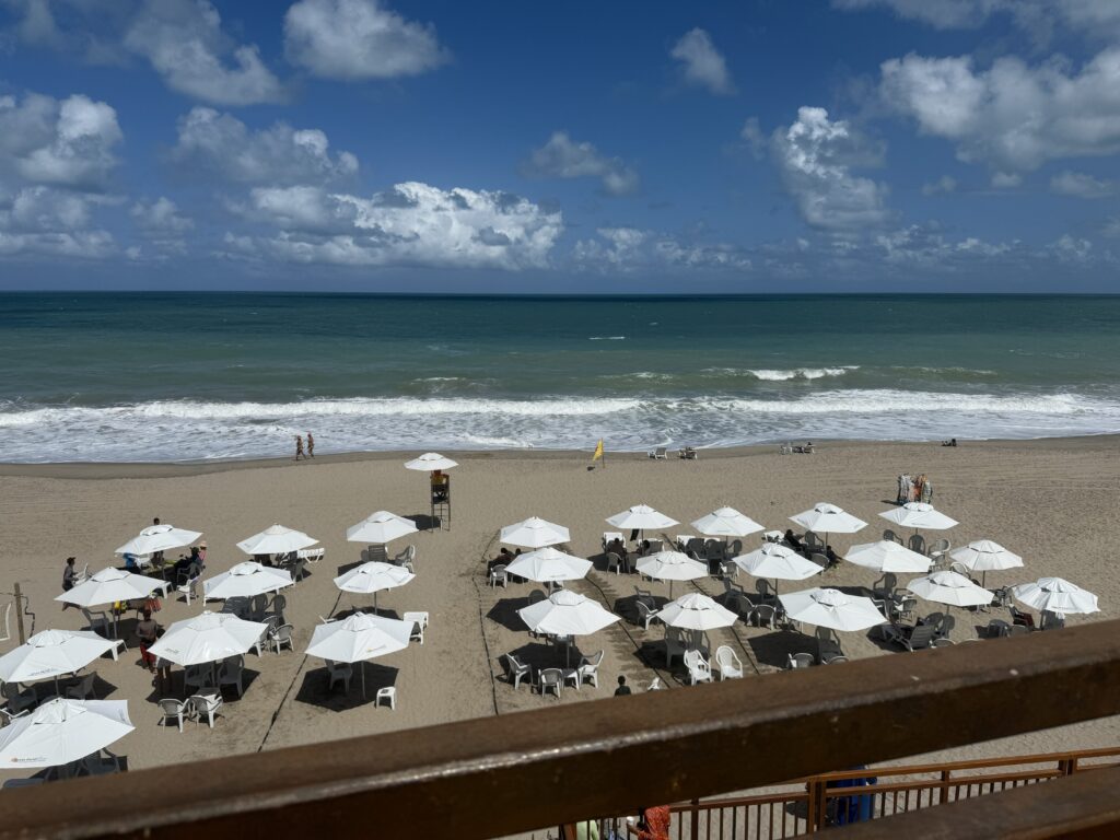 praia ponta negra em frente ao ocean palace resort