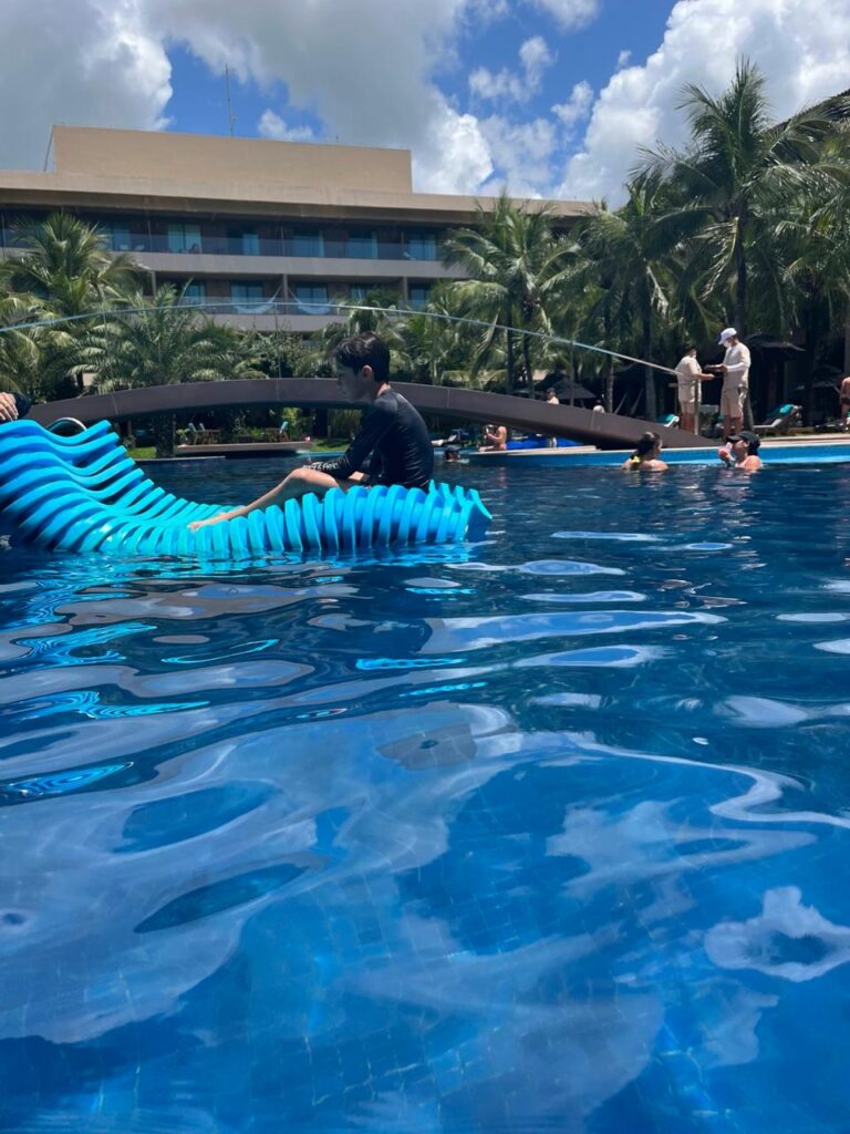 piscina grande no resort carmel cumbuco em caucaia ceara