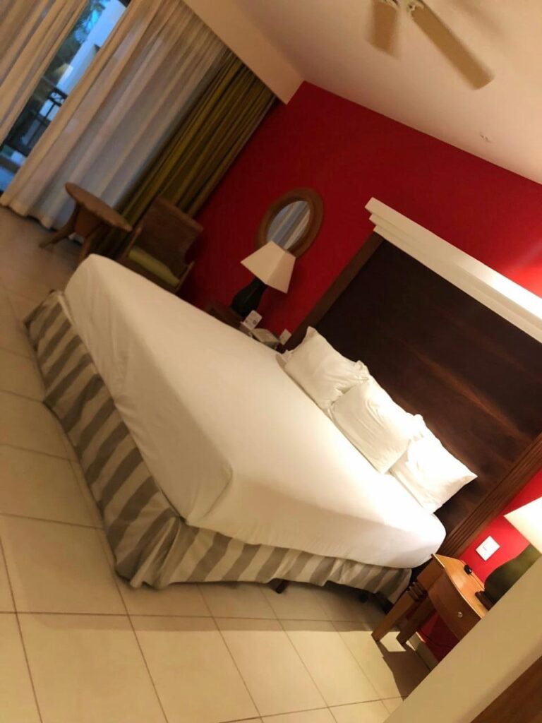 QUARTO SUPER ESPAÇOSO NO IBEROSTAR SELECTION NA PRAIA DO FORTE NA BAHIA