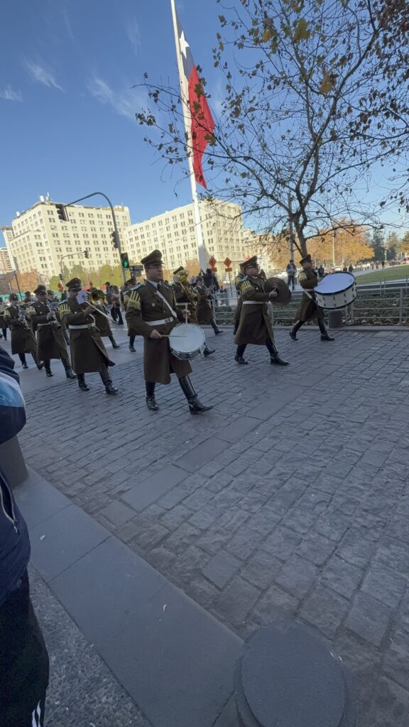 troca de guarda no palacio de la moeda em santiago do chile