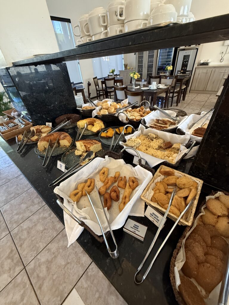 café da manhã no hotel marruá em bonito ms